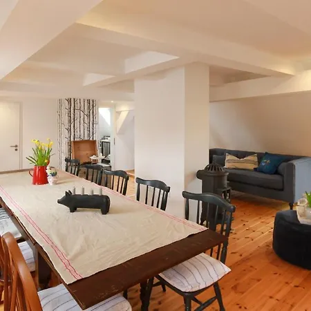 Stadtnest - Fuer 2-12 Personen In Der Inselstadt - Mecklenburgische Seenplatte *